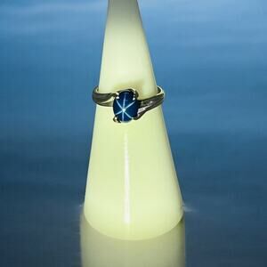 Star Sapphire Ring-14K White Gold-Estate Blue-Size 4.5-Unique Asterism-Illusion